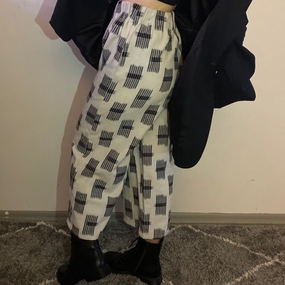 Beige and black wide pants - Picture 2 of 6